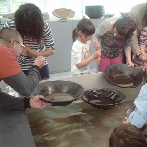 Image of Gold panning Centre